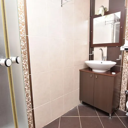 Uzun Hotel