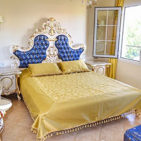 Uzun Hotel 3*